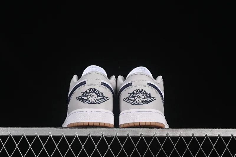 All categories Air Jordan Jordan series basketball shoes Air Jordan 1 Low G version pure original Air Jordan 1 Low AJ1 Joe 1 milk coffee blue hook low-top cultural casual sneakers 553558-146